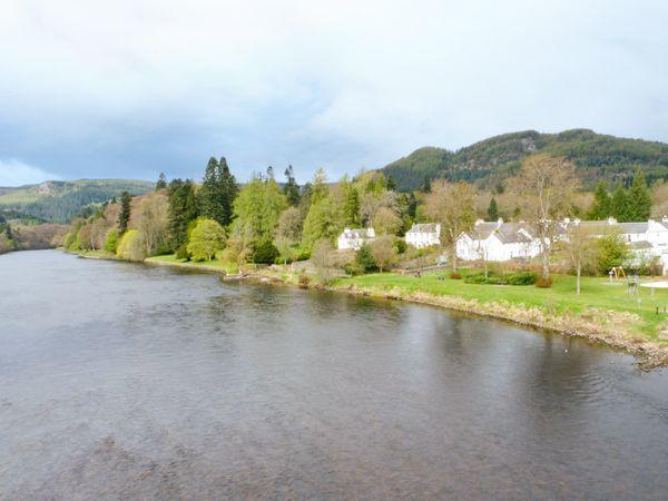 8 Cathedral Street Apartment Dunkeld Bagian luar foto